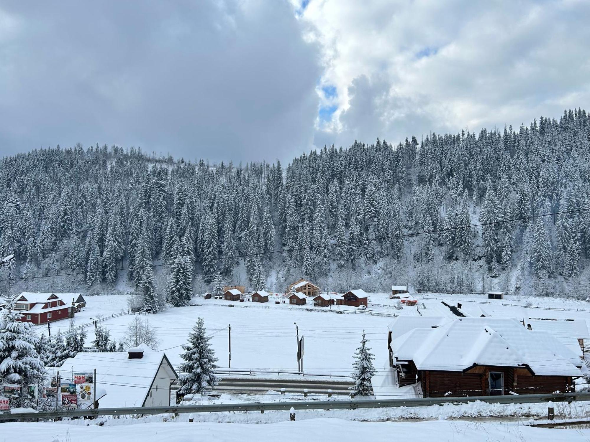 Guest House Kaspiy Bukovel Exterior photo